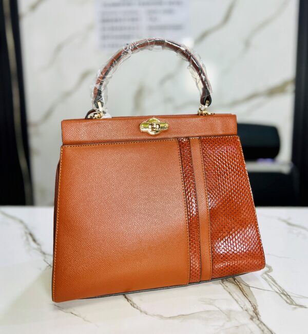 Bagco B - Image 2